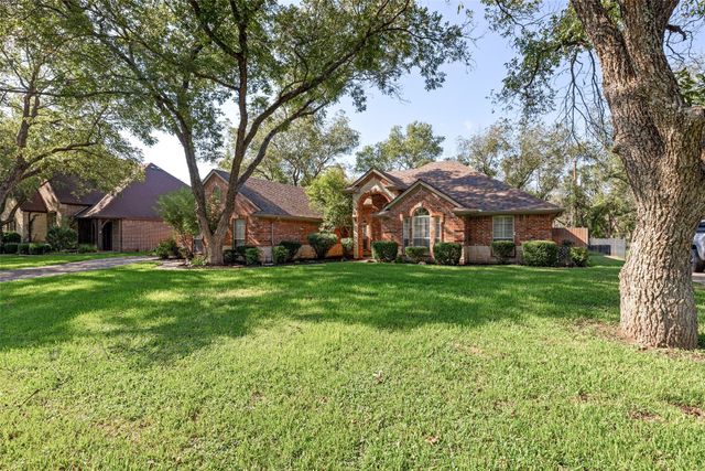 8709 Ravenswood Road, Granbury, TX 76049