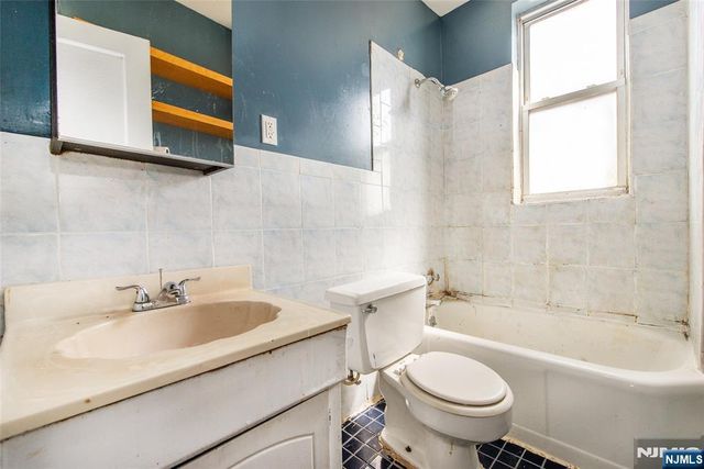 66 Gautier Avenue 302, Jersey City, NJ 07306