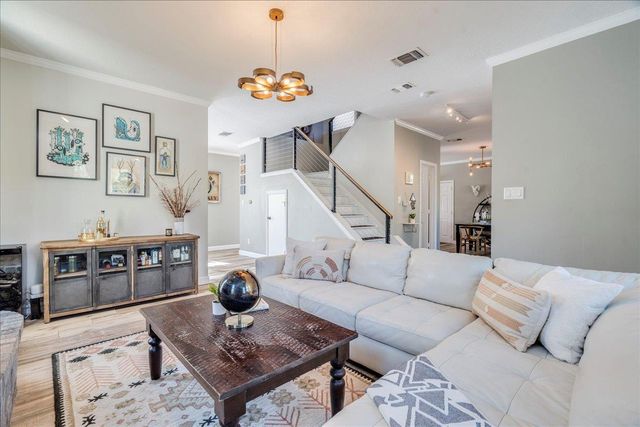 171 N Pin Oak XING, Elgin, TX 78621
