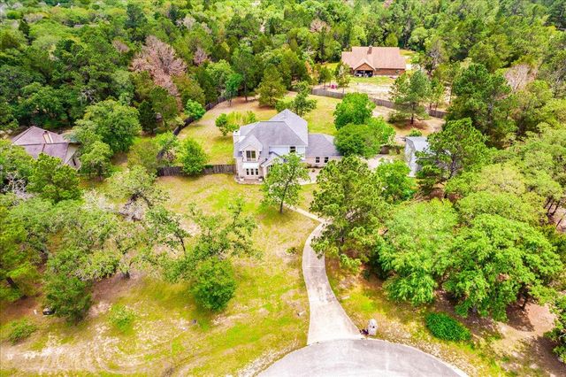171 N Pin Oak XING, Elgin, TX 78621