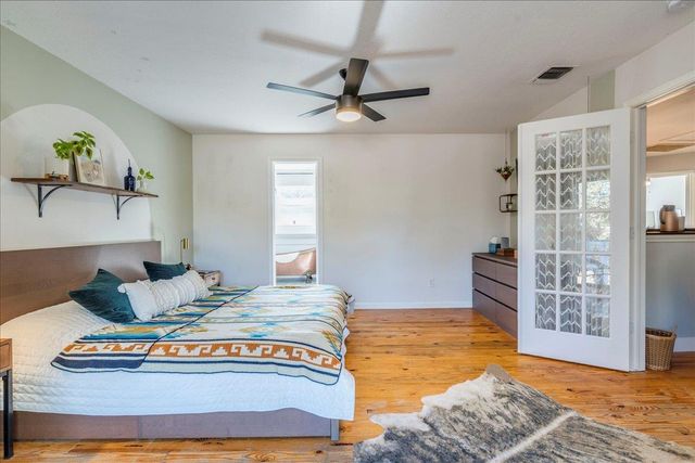 171 N Pin Oak XING, Elgin, TX 78621