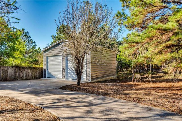 171 N Pin Oak XING, Elgin, TX 78621
