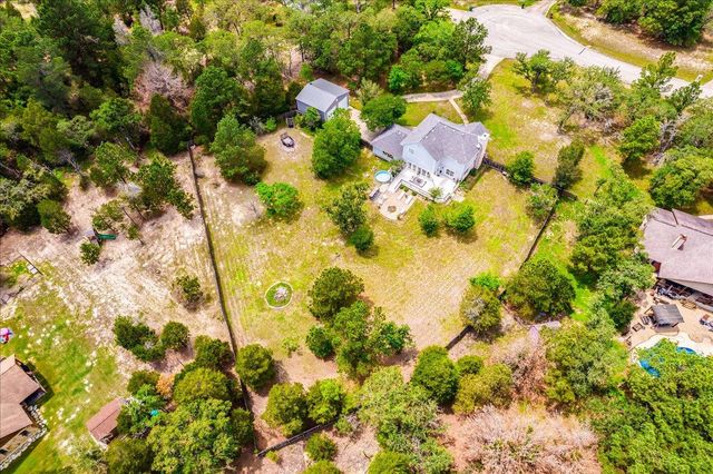 171 N Pin Oak XING, Elgin, TX 78621