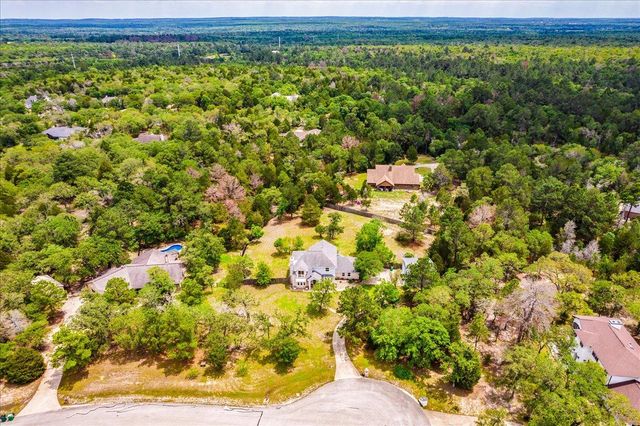 171 N Pin Oak XING, Elgin, TX 78621