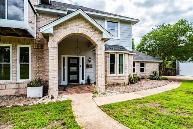 171 N Pin Oak XING, Elgin, TX 78621