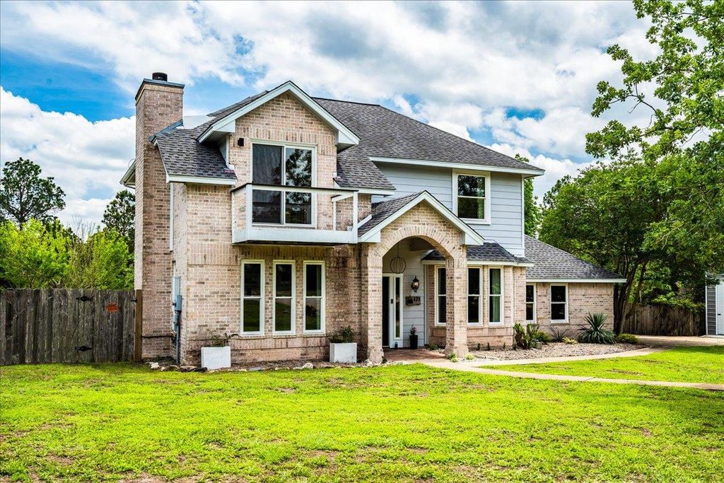 171 N Pin Oak XING, Elgin, TX 78621