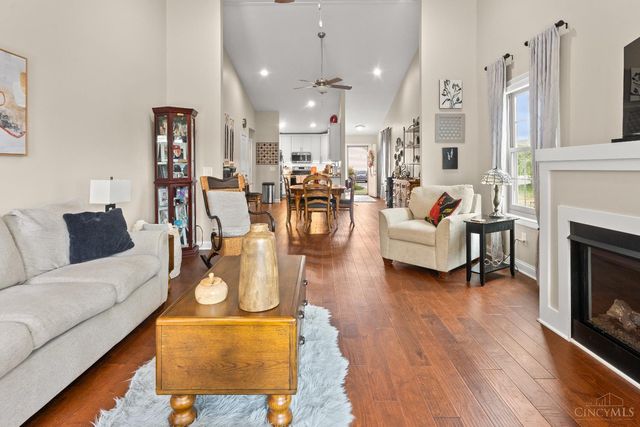 801 Carriage Lane, Trenton, OH 45067