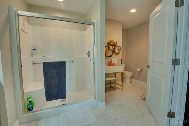 801 Carriage Lane, Trenton, OH 45067