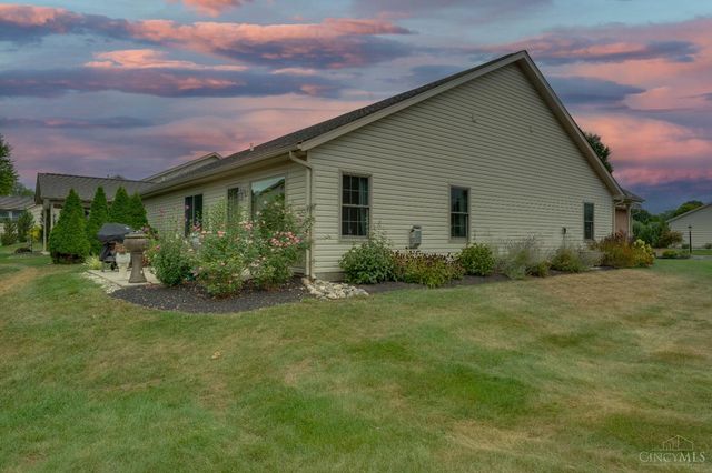 801 Carriage Lane, Trenton, OH 45067