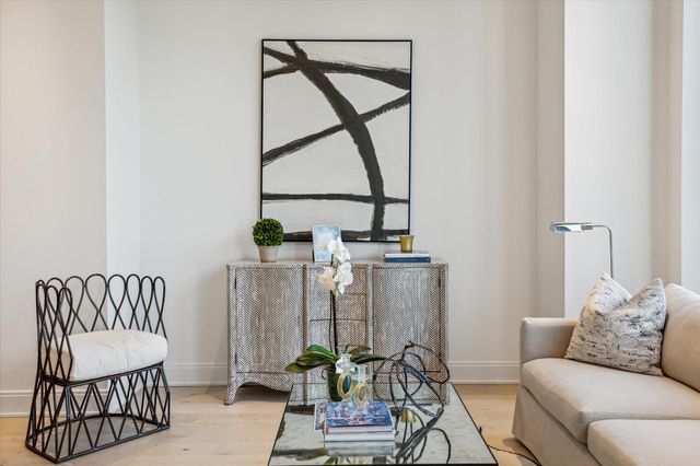 2323 W Main Street 402, Houston, TX 77098