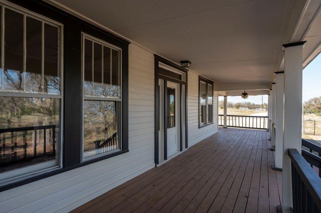 1501 Beaver LN, Florence, TX 76527