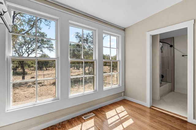 1501 Beaver LN, Florence, TX 76527