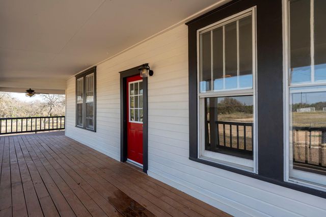 1501 Beaver LN, Florence, TX 76527