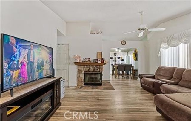 2906 Summer Set Cir, Banning, CA 92220