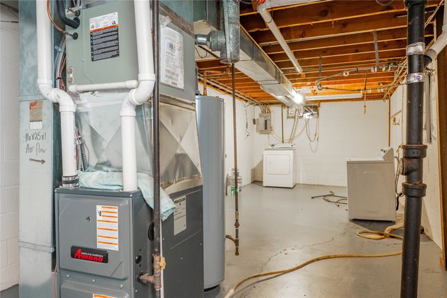 3825 51st Street, Des Moines, IA 50310