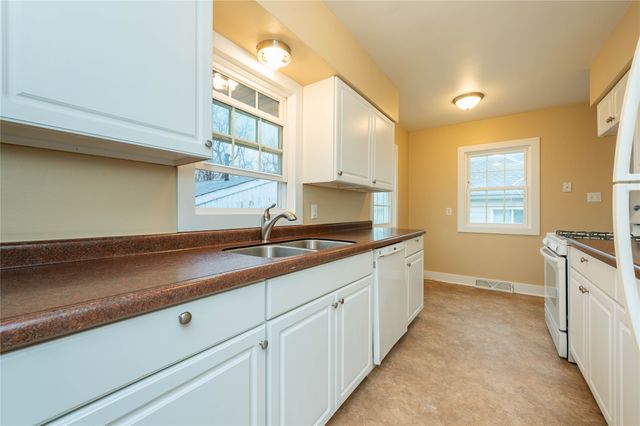 3825 51st Street, Des Moines, IA 50310