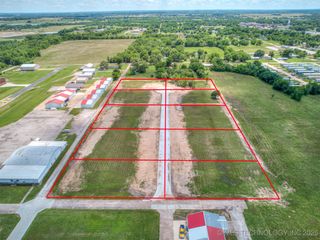 1129 N Amelia Lane, Haskell, OK 74436