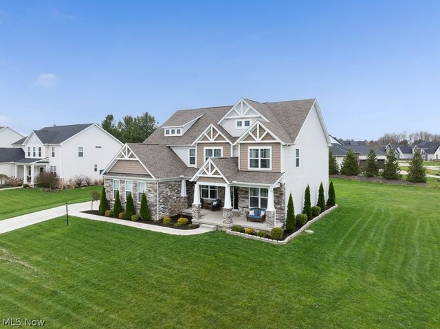 1316 Skyland Falls Boulevard, Hinckley, OH 44233