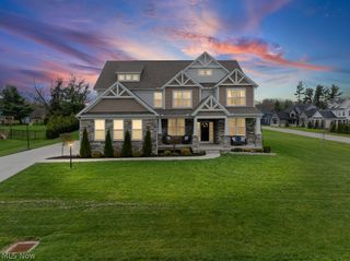 1316 Skyland Falls Boulevard, Hinckley, OH 44233