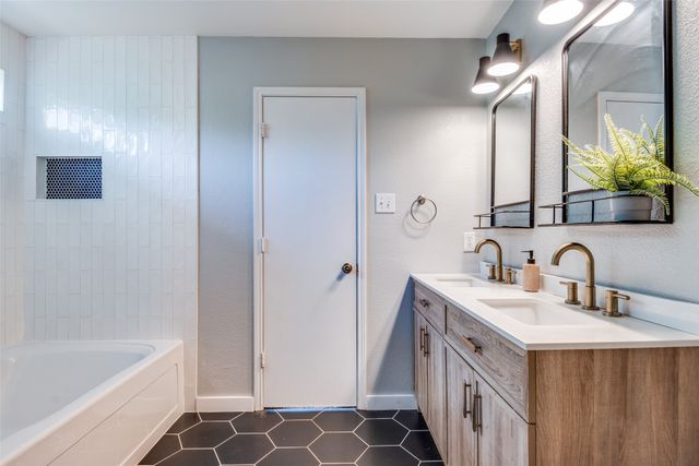 4018 Cedar Elm Lane, Dallas, TX 75212