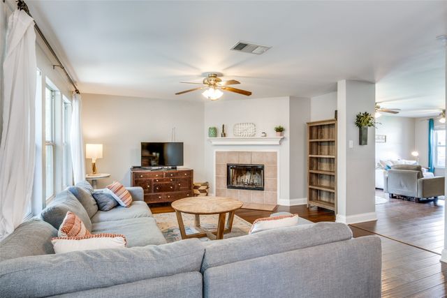 4018 Cedar Elm Lane, Dallas, TX 75212