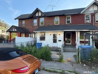 52 Oak Street, Waterbury, CT 06704