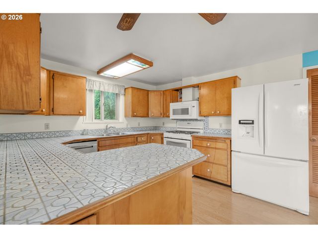 21425 Se BOHNA PARK Rd, Damascus, OR 97089
