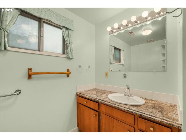 21425 Se BOHNA PARK Rd, Damascus, OR 97089