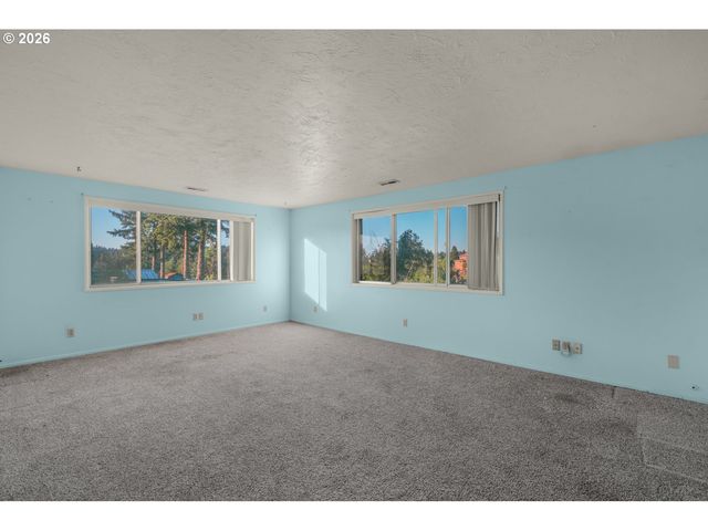 21425 Se BOHNA PARK Rd, Damascus, OR 97089