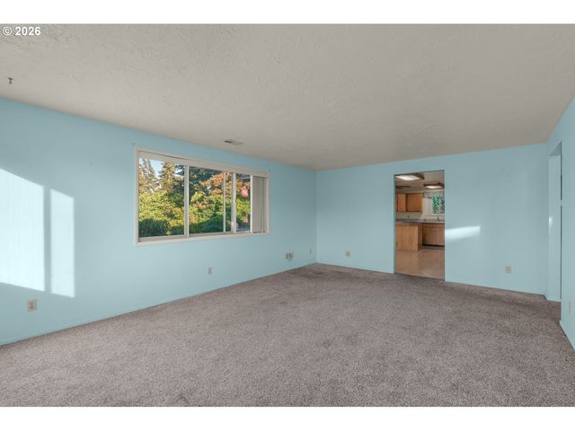 21425 Se BOHNA PARK Rd, Damascus, OR 97089