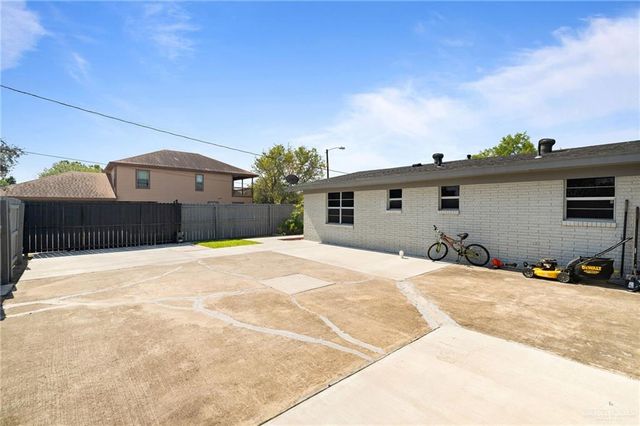 400 N Mayberry Boulevard, Mission, TX 78573