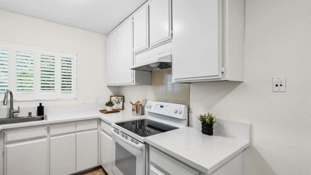 4180 Cleveland Ave 14, San Diego, CA 92103