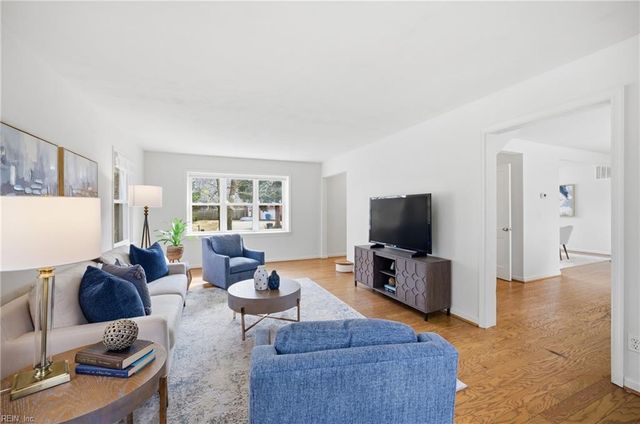 508 Kingston DR, Virginia Beach, VA 23452