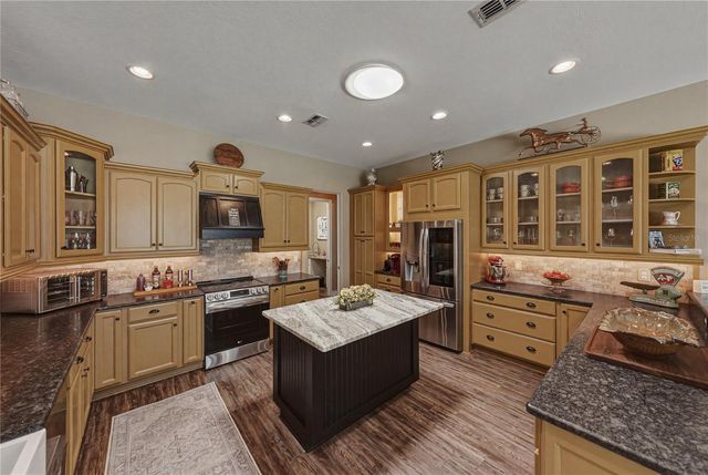 37405 HIGHRIDGE DRIVE, Dade City, FL 33525