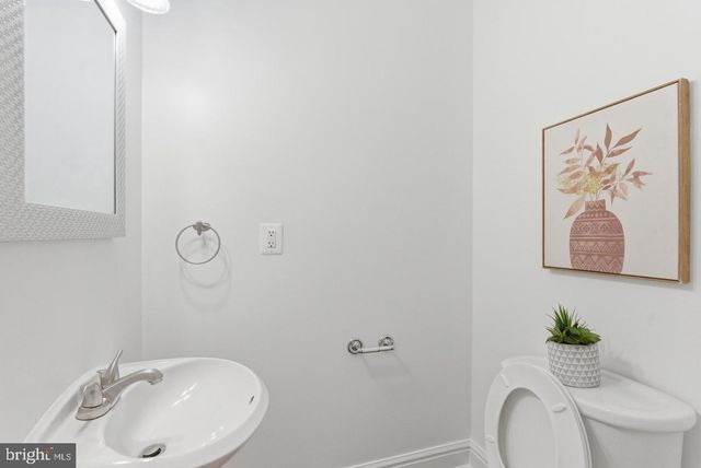 11 E OSTEND ST, Baltimore, MD 21230