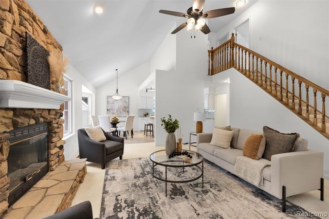 1614 High Pointe Drive, Oxford, MI 48371