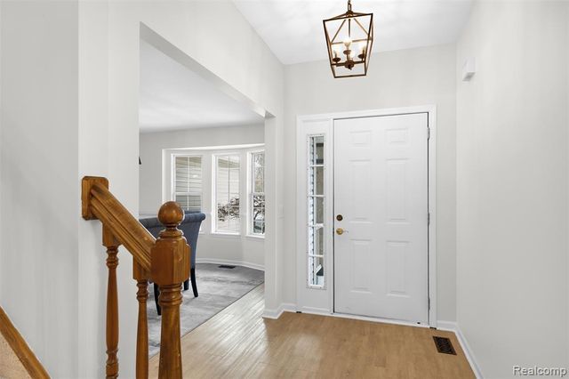 1614 High Pointe Drive, Oxford, MI 48371