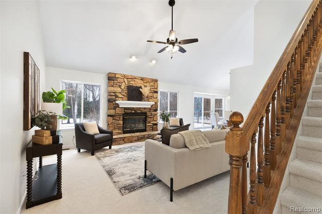 1614 High Pointe Drive, Oxford, MI 48371