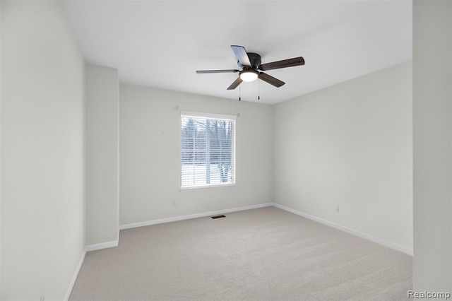 1614 High Pointe Drive, Oxford, MI 48371