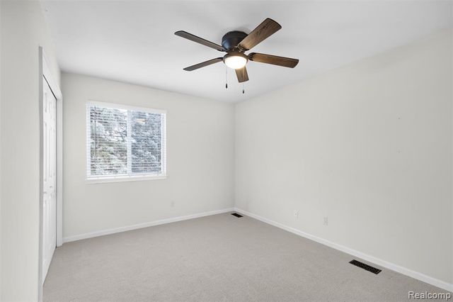 1614 High Pointe Drive, Oxford, MI 48371