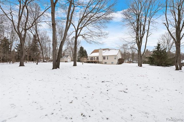 1614 High Pointe Drive, Oxford, MI 48371