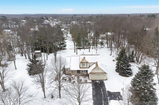 1614 High Pointe Drive, Oxford, MI 48371