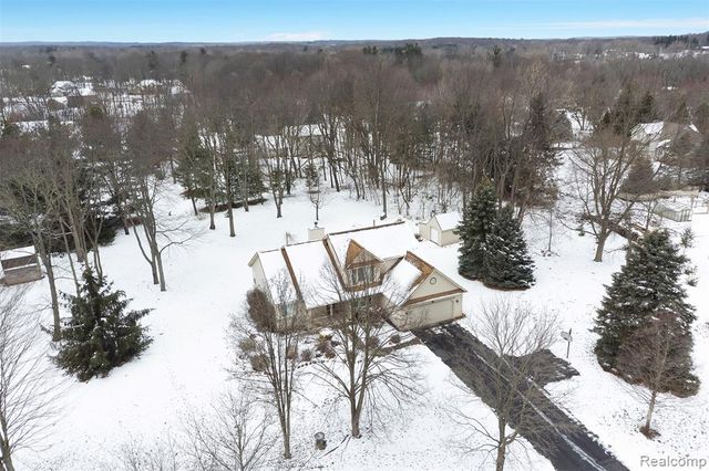 1614 High Pointe Drive, Oxford, MI 48371