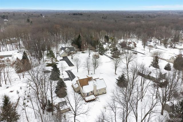 1614 High Pointe Drive, Oxford, MI 48371