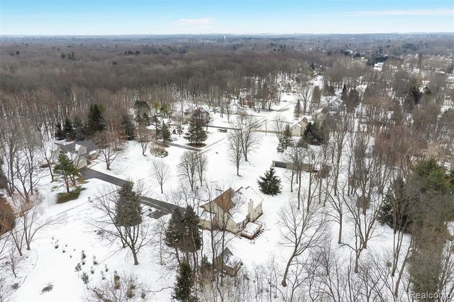 1614 High Pointe Drive, Oxford, MI 48371