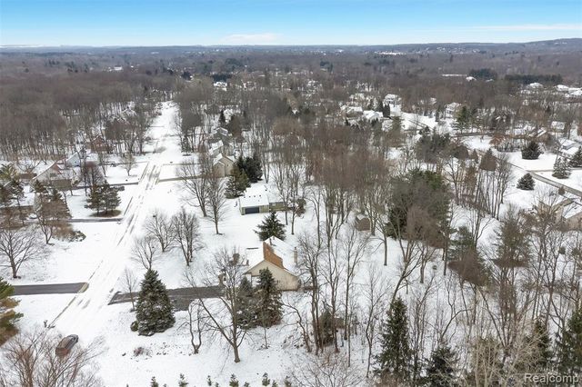 1614 High Pointe Drive, Oxford, MI 48371