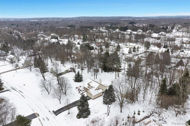 1614 High Pointe Drive, Oxford, MI 48371