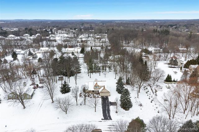 1614 High Pointe Drive, Oxford, MI 48371