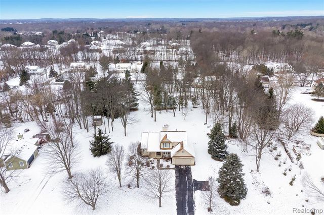 1614 High Pointe Drive, Oxford, MI 48371