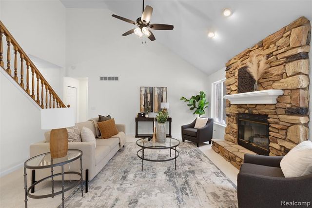 1614 High Pointe Drive, Oxford, MI 48371